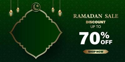 remise promotionnel bannière, avec une Ramadan ou islamique thème. foncé vert Couleur vecteur
