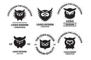 hibou logo ou badge dans librairie concept dans ancien ou rétro style vecteur