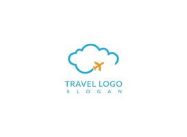 unique nuage avec avion Voyage logo conception. vecteur