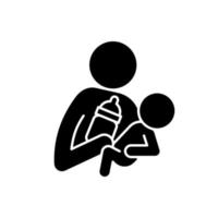 icône de glyphe noir d'alimentation au biberon. contact peau à peau. lien entre parents et bébé. créer une proximité émotionnelle. lien mère-nouveau-né. symbole de silhouette sur un espace blanc. illustration vectorielle isolée vecteur