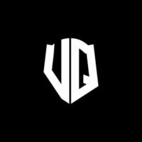 Ruban de logo de lettre monogramme vq avec style de bouclier isolé sur fond noir vecteur