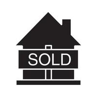 icône de glyphe de maison vendue. symbole de silhouette. achat immobilier. maison avec signe vendu. espace négatif. illustration vectorielle isolée vecteur