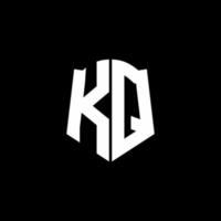 Ruban de logo de lettre monogramme kq avec style de bouclier isolé sur fond noir vecteur