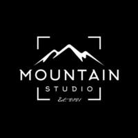 Montagne studio logo conception vecteur