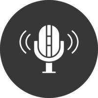icône inversée de glyphe de microphone vecteur