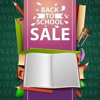 vente de retour à l'école, bannière web verte avec manuels scolaires et cahier