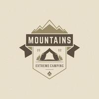 forêt camping logo emblème illustration. vecteur