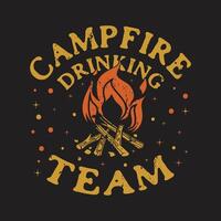 feu de camp en buvant équipe camping T-shirt conception vecteur