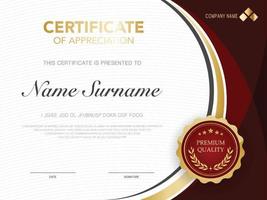 modèle de certificat de diplôme couleur rouge et or avec image vectorielle de luxe et de style moderne. vecteur