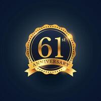 61e anniversaire fête badge étiquette dans d'or Couleur vecteur