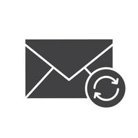 Actualiser l'icône de glyphe de courrier électronique. symbole de silhouette. lettre électronique avec des flèches de recyclage. espace négatif. illustration vectorielle isolée vecteur