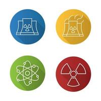 Ensemble d'icônes d'énergie atomique plat linéaire grandissime. centrale nucléaire avec symboles de fumée, de rayonnement et d'atome. illustration de la ligne vectorielle vecteur