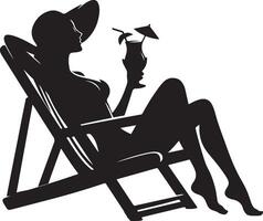 une femme relaxant sur une plage chaise avec boire, noir Couleur silhouette vecteur