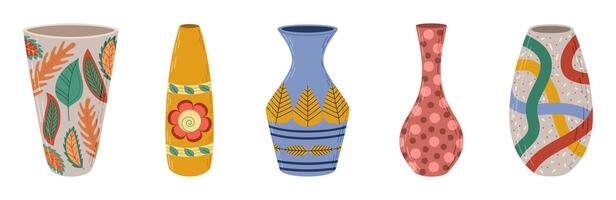 coloré céramique des vases ensemble. porcelaine vase pour fleurs, antique poterie, floral et abstrait motifs. vase poterie pour décoration. branché plat style isolé sur blanc illustration vecteur