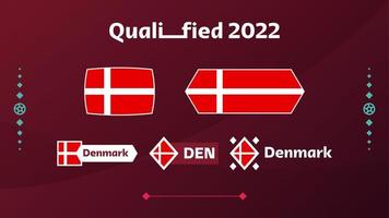 ensemble de drapeau du danemark et de texte sur fond de tournoi de football 2022. modèle de football illustration vectorielle pour bannière, carte, site Web. drapeau national danemark vecteur