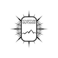 Montagne aventure badge logo graphique illustration sur Contexte vecteur