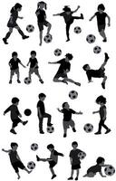 les enfants des gamins en jouant Football football silhouettes ensemble Balle vecteur