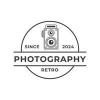 ancien caméra la photographie étiqueter, logo modèle avec rétro typographie. vecteur