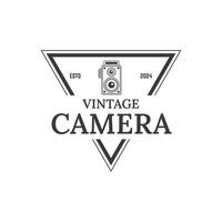 ancien caméra la photographie étiqueter, logo modèle avec rétro typographie. vecteur