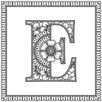 lettre e faite de fleurs dans le style mehndi. page de livre de coloriage. illustration vectorielle de contour à la main. vecteur