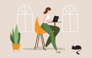 femme travaillant sur son ordinateur portable chez elle avec son chat noir à proximité. illustration vectorielle de style plat.