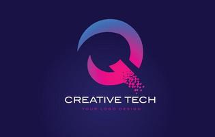 q création de logo de lettre initiale avec des pixels numériques dans des couleurs bleu violet. vecteur