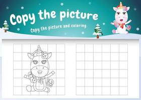 copiez le jeu d'images pour enfants et la page à colorier avec une jolie licorne utilisant un costume de noël vecteur