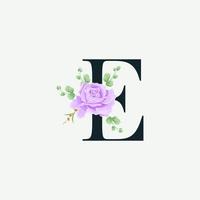 bel alphabet e avec modèle de décoration de logo floral. police de luxe avec illustration vectorielle botanique emblème feuilles vertes. vecteur