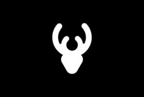 vecteur de conception de logo de corne de tête de renne de cerf minimaliste simple