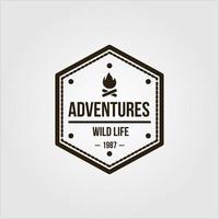 logo d'aventure. sortie en montagne et découverte de la nature vecteur