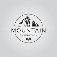 logo d'expédition en montagne et logo d'explorateur de montagne vecteur