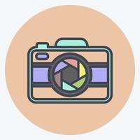 icône de la caméra i dans un style de compagnon de couleur branché isolé sur fond bleu doux vecteur
