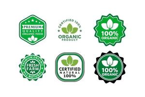 Ensemble d'autocollants de sceau d'étiquette d'insigne naturel biologique à 100 pour cent création de logo de paquet vecteur
