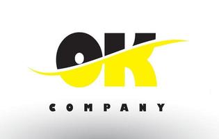 ok ok logo de lettre noir et jaune avec swoosh. vecteur