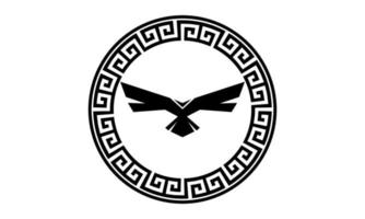 logo d'image d'aigle et ornement grec classique vecteur