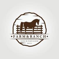 ferme, logo de ranch, illustration vectorielle de logo de cheval, icône de licorne, logo de ferme et de ranch vintage vecteur