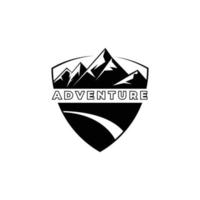 conception d'illustration vectorielle de logo d'aventure de montagne, logo extérieur vecteur