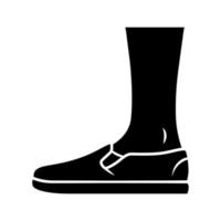 icône de glyphe de slip ons. conception de chaussures élégantes pour femmes et hommes. appartements décontractés unisexes, chaussures en toile modernes. mode masculine et féminine. symbole de la silhouette. espace négatif. illustration vectorielle isolée vecteur