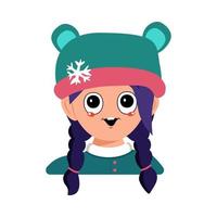 fille avec de grands yeux et un large sourire et des cheveux bleus en chapeau d'ours avec flocon de neige. enfant mignon avec un visage heureux en coiffure d'hiver. tête d'enfant adorable avec des émotions vecteur