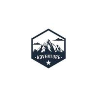 modèle de logo d'aventure sur fond blanc vecteur