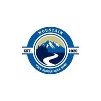 logo de montagne, vecteur de logo d'escalade