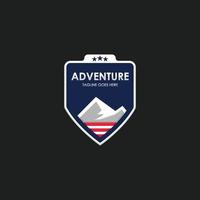 modèle de conception de logo d'aventure avec badge, emblème et concept élégant. parfait pour les affaires, les vêtements, l'entreprise, le mobile, l'aventure, les voyages, la randonnée, l'extérieur, le magasin, etc. vecteur