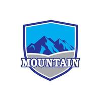 logo de montagne, vecteur de logo d'aventure