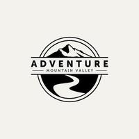 modèle d'illustration de conception de vecteur d'insigne de logo de montagne et de rivière. logo d'insigne vintage d'aventure sauvage en direct.