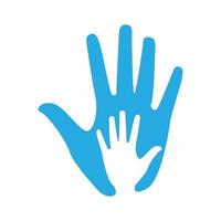 espace négatif enfants main avec mère main logo design vecteur graphique symbole icône signe illustration idée créative