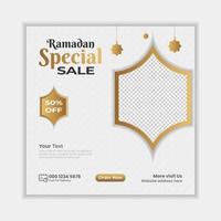 modèle de publication sur les médias sociaux de bannière de vente ramadan avec arrière-plan vecteur