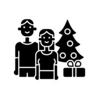 couple passant noël ensemble icône de glyphe noir. célébrer les vacances avec un partenaire. activités hivernales en famille, conjoint. symbole de la silhouette sur l'espace blanc. illustration vectorielle isolée vecteur