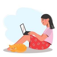 fille est assise sur le sol avec un ordinateur portable sur ses genoux. le chat rouge est allongé à proximité. travail à domicile vecteur