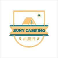 illustration du logo du camping et de l'aventure dans la nature et les montagnes vecteur