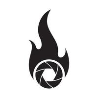Appareil photo à obturateur avec feu logo symbole vecteur icône illustration graphisme